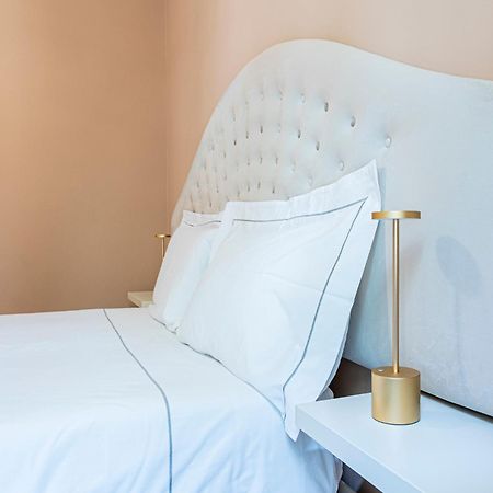 Luxury Sant'Ambrogio Apartment Milan Luaran gambar