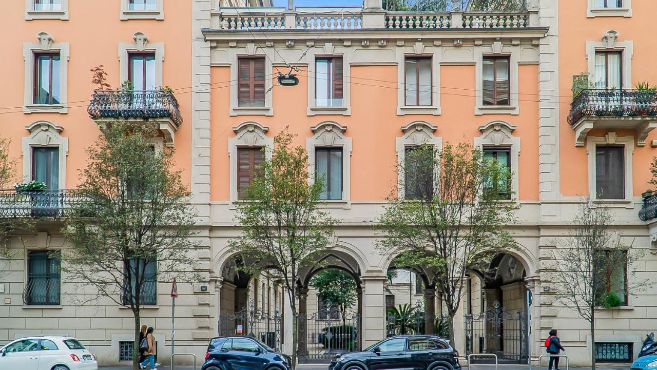 Luxury Sant'Ambrogio Apartment Milan Luaran gambar