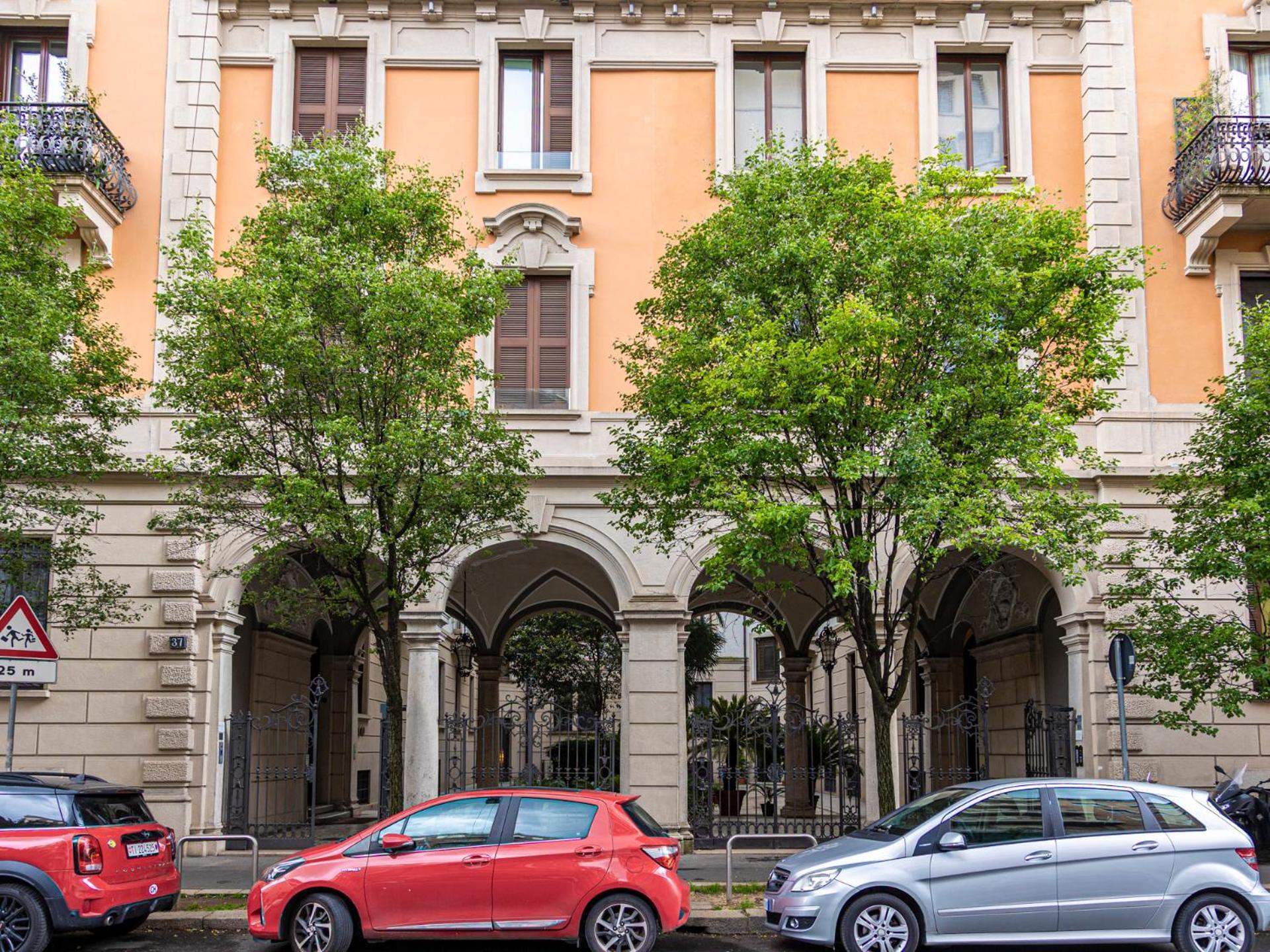 Luxury Sant'Ambrogio Apartment Milan Luaran gambar