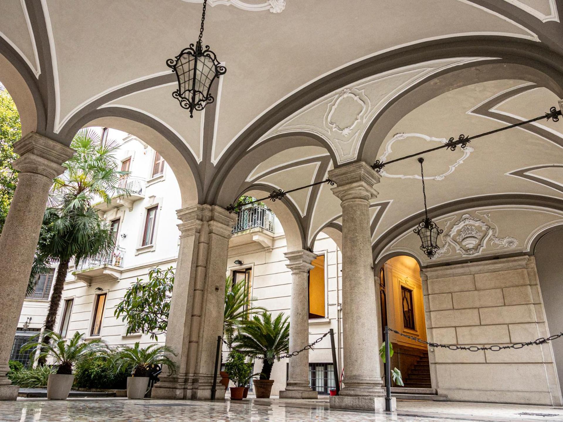 Luxury Sant'Ambrogio Apartment Milan Luaran gambar